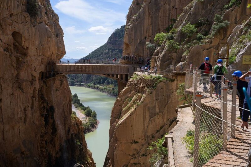 Caminito Del Rey: Guided Tour With 1 Drink and Shuttle Bus - Key Points
