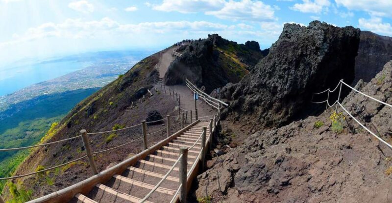 Campania Express Train Pompeii Tour With Vesuvius or Winery - Inclusions