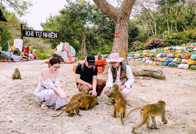 Can Gio Mangrove Forest and Monkey Island Full Day Tour - Savoring the Local Cuisine