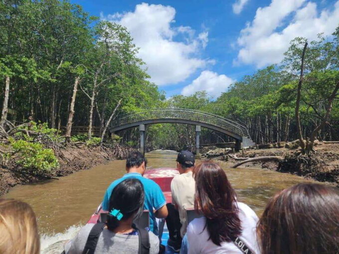 Can Gio Monkey Island Day Trip - Dining Experience