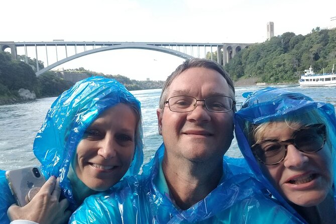 Canada/Usa Small Group Wonder Tour of Niagara Falls (Max 6) - Local Food Recommendations