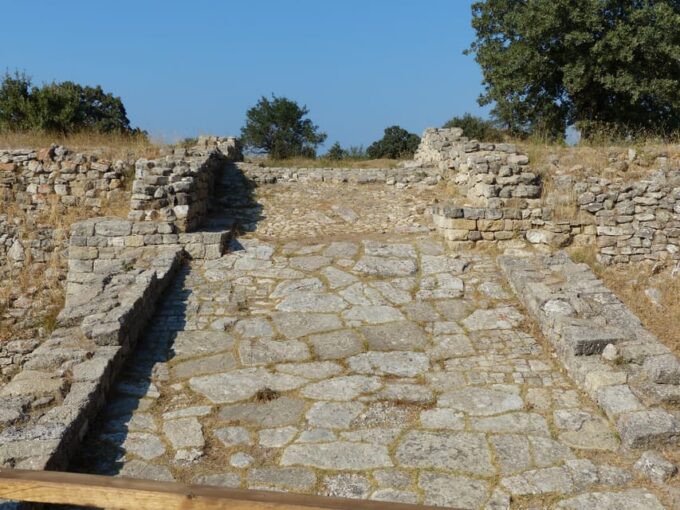 Canakkale: Full-Day Ancient Troy and Museum of Troy Tour - Exploring Ancient Troy