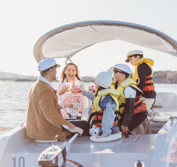 Canberra: Electric Picnic Boat Rental - Eco-Friendly Vessels