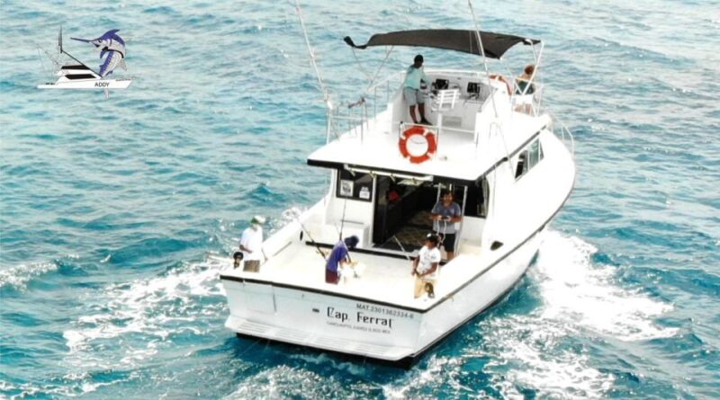 Cancun: 48FT Fishing Boat Trolling and Bottom Fishing - Year-round Fishing