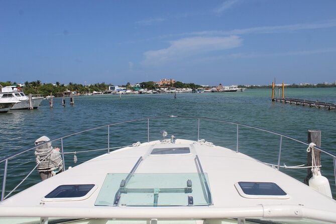 Cancun Bay Private 2-Hour on a Luxury Yacht - Perfect for Special Occasions