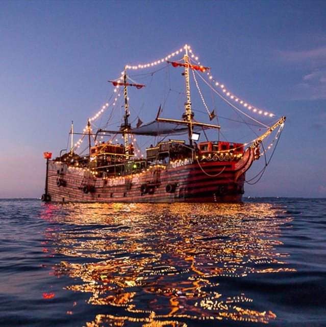 Cancún: Captain Hook Pirate Ship Dinner Cruise - Participant Restrictions
