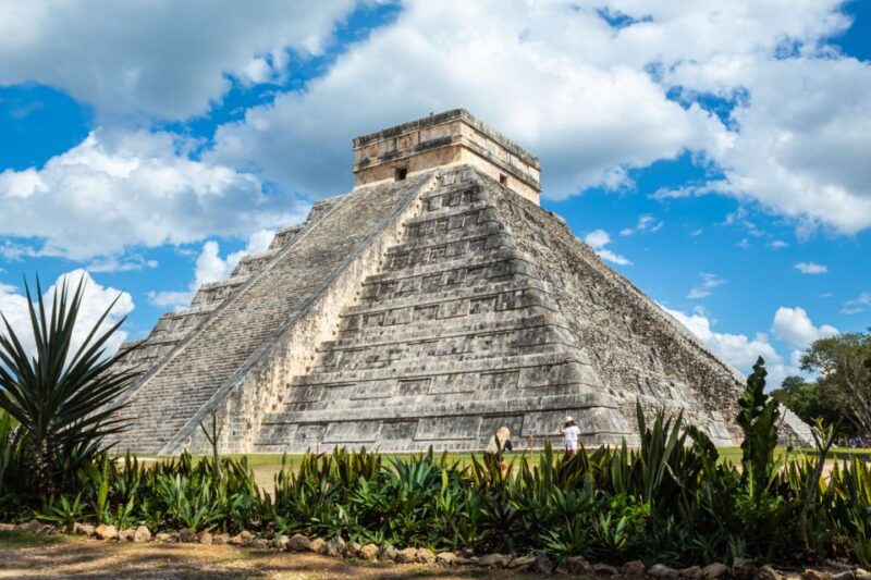 Cancun: Chichen Itza & Cenote Tour With Entry Fees and Lunch - Itinerary Highlights