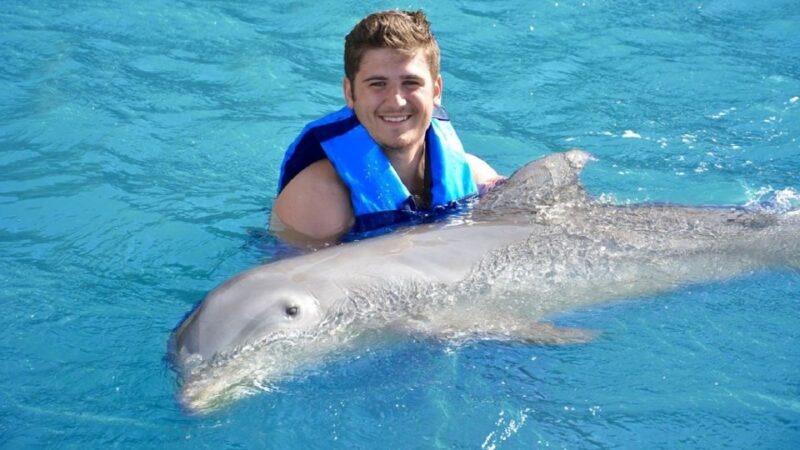 Cancún: Dolphin Encounter on Isla Mujeres With Buffet - Meeting Point and Schedule