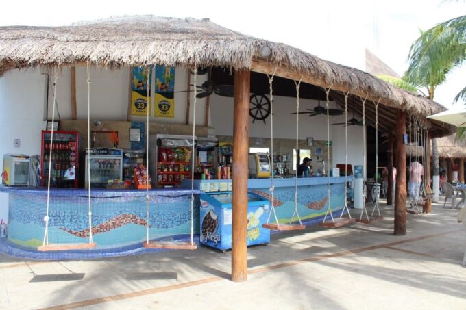 Cancún: Dolphin Encounter on Isla Mujeres With Buffet - Payment and Currencies