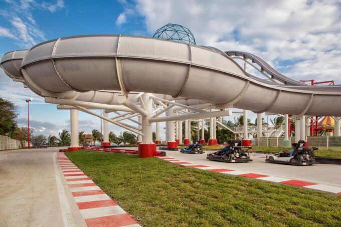 Cancun: Enjoy Ventura Water Park and a Sightseeing City Tour - What to Expect on This Tour