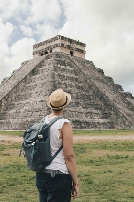 Cancun: Exclusive sunrise at Chichen Itza with an expert guide - An in-depth look at the experience