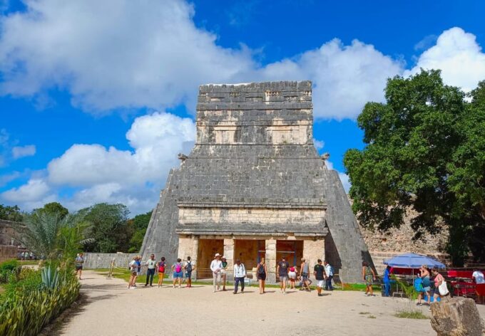Cancún: Explore Chichen Itza Deluxe - Suitability and Restrictions