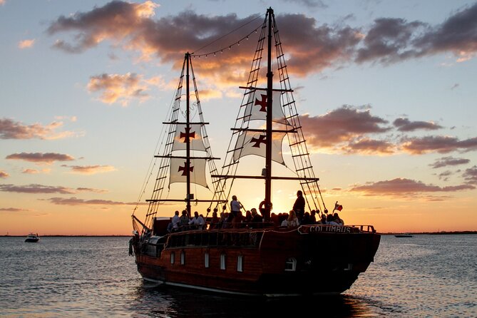 Cancun Lagoon Sunset Sailing Trip Aboard Classic Galeón With Dinner and Free Bar - Accessibility and Group Size