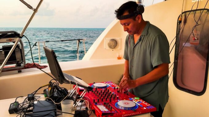 Cancun: LGBT Party Boat, Open Bar & Snacks - Resident Discount