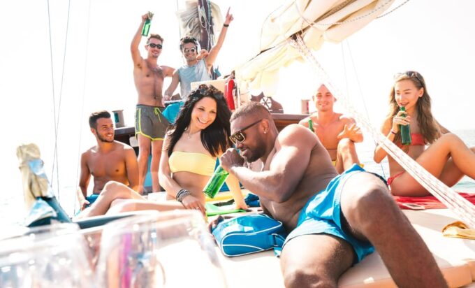 Cancun: LGBT Party Boat, Open Bar & Snacks - Tour Scheduling