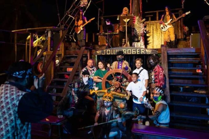 Cancun: Night Pirate Ship Cruise With Dinner and Show - Customer Feedback