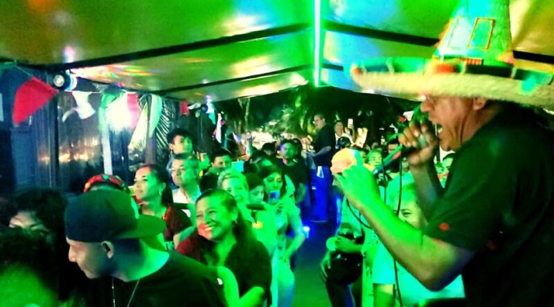 Cancun: Private 3 Hour Party Bus - Celebration Options