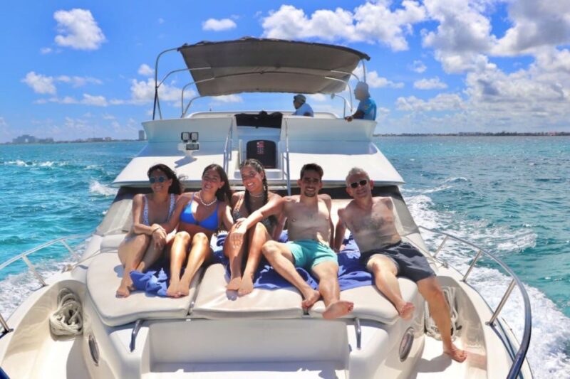 Cancun: Private Luxury 46-Feet Flybridge Yacht Cruise - Yacht Specifications