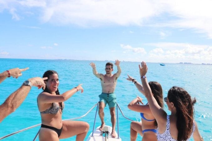 Cancun: Private Luxury 46-Feet Flybridge Yacht Cruise - Booking and Cancellation