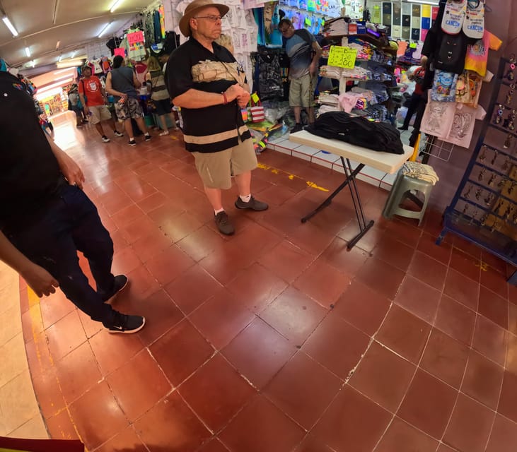 Cancun: Private Shopping Tour! Mercado 28 & Tequila Tasting - Plaza La Isla: 1-Hour Visit