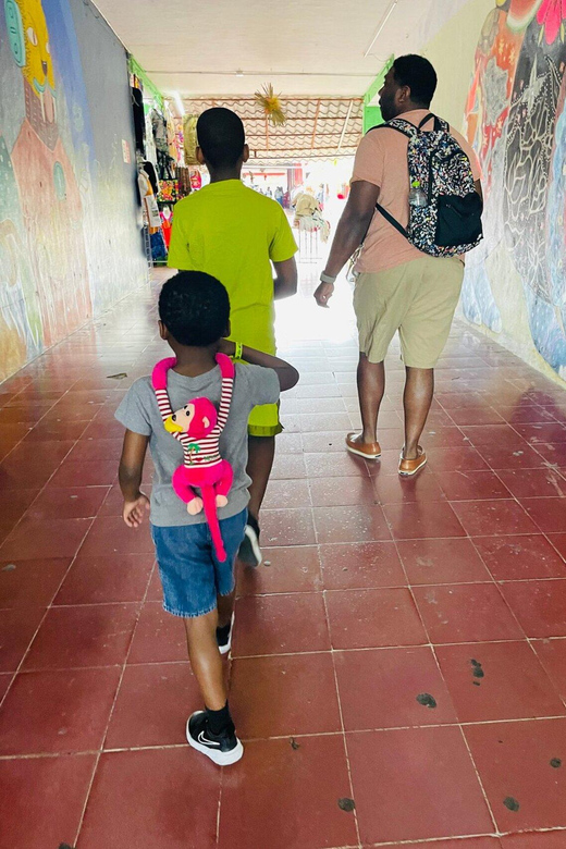 Cancun: Private Shopping Tour! Mercado 28 & Tequila Tasting - Mercado 28: Souvenir Shopping