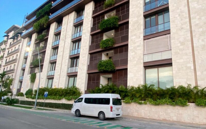 Cancun & Riviera Maya Shuttle From Cancun Airport - Vehicle and Driver