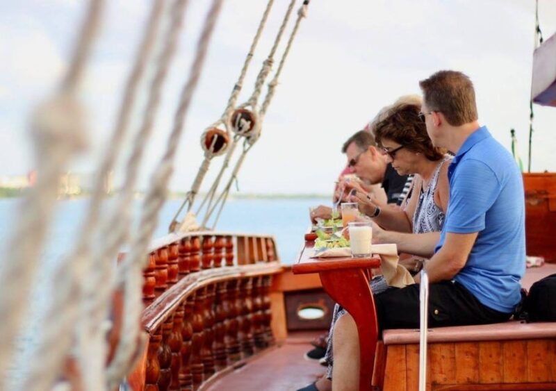 Cancun: Romantic Dinner Cruise With Open Bar and Live Music - Key Points