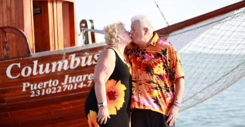 Cancun: Romantic Night With Dinner and Open Bar on a Galleon - Experience Highlights