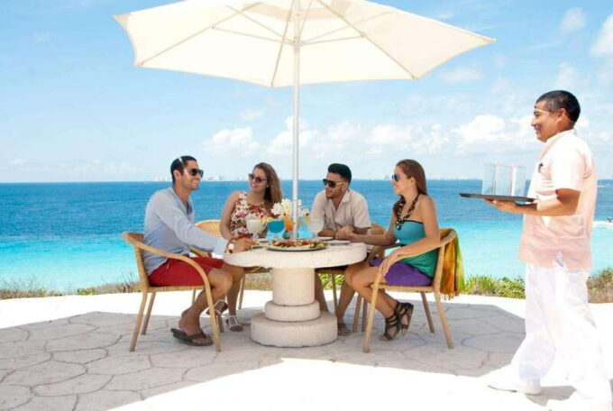 Cancun: Royal Garrafon Water Park - Snorkeling and Kayaking