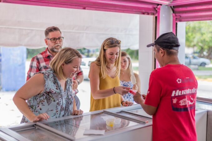 Cancún: Street Food, Local Market and Urban Art Tour - Local Culture and Crafts