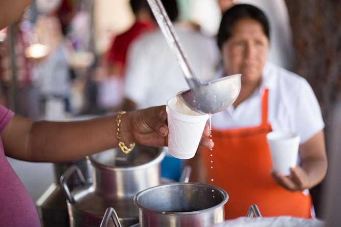 Cancun Street Food Tour With Food Stalls, Local Market and Murals - Meeting and Pickup