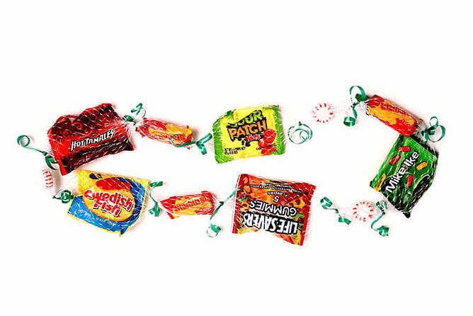 Candy Airport Lei Greeting (Maui, Kahului Airport, OGG) - Greeter Appearance and Identification