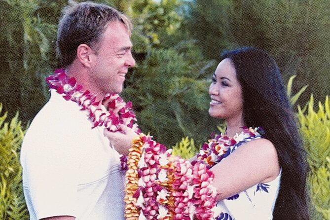 Candy Airport Lei Greeting (Maui, Kahului Airport, OGG) - Booking and Pricing Information