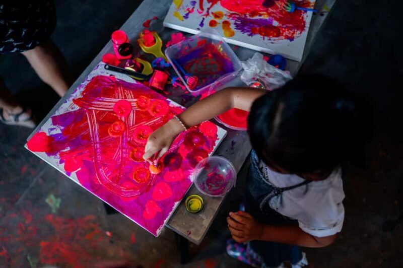 Canggu: Neon paint under UV lights, with fun and unusual tools - FAQ