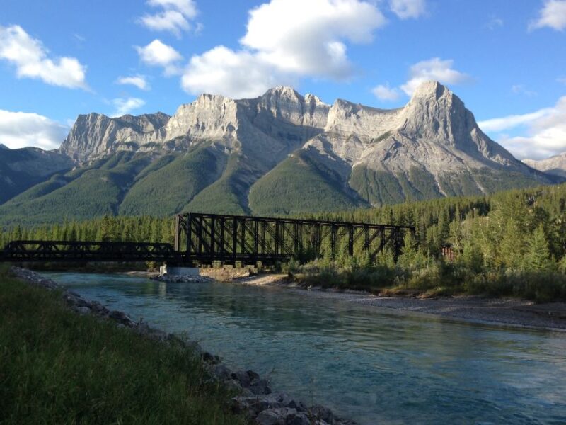 Canmore: Downtown Sightseeing Smartphone Audio Walking Tour - Tour Features
