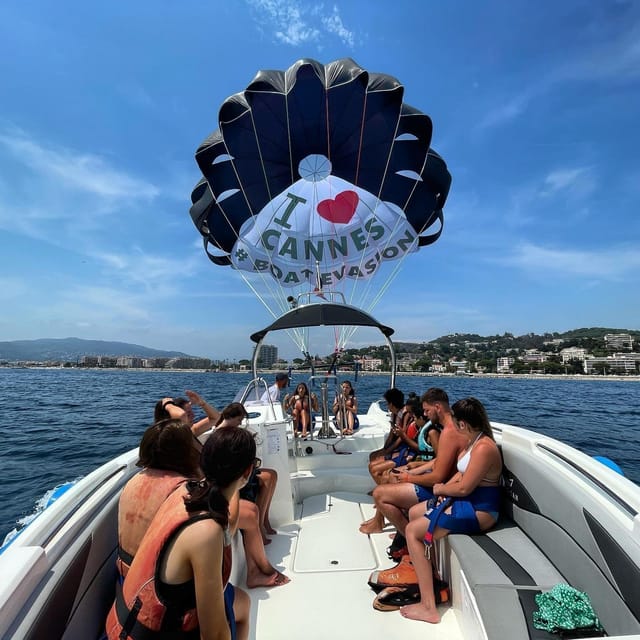 Cannes: Parasailing Experience for Couples, Family & Friends - Suitable for Whom