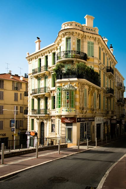 Cannes: Private Guided Walking Tour With Local Guide - Historic District and Market