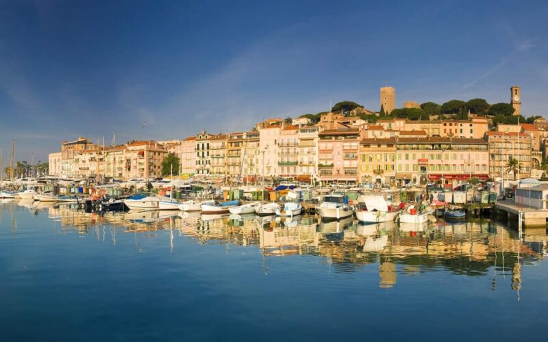 Cannes Walking Tour With Little Souvenir - Tour Itinerary