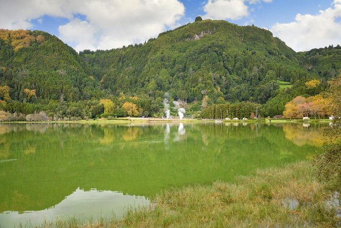 Canoeing at Furnas Lake - Scenic Surroundings