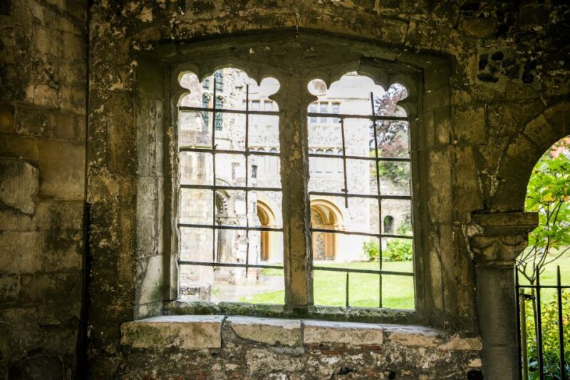 Canterbury Cathedral: Entry Ticket With Audio Guide - Historic Ruins and Precincts