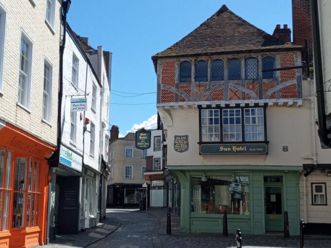 Canterbury: Walking Tour With Green Badge Guide - Crooked House and Old Weavers House