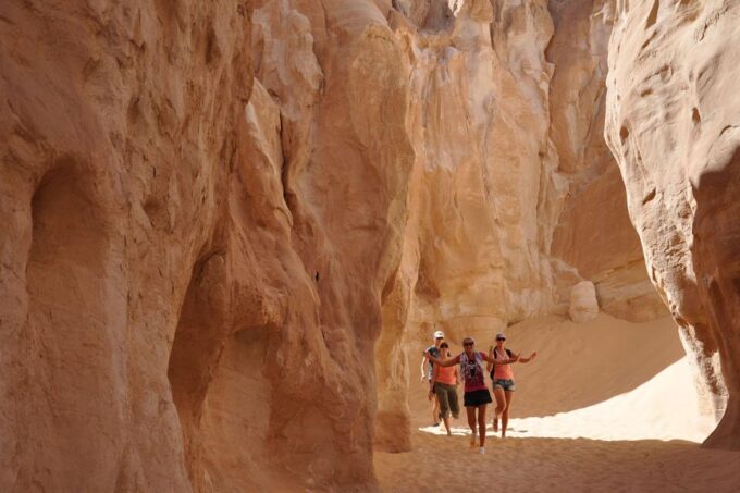 Canyon Salama Jeep Safari in Sinai Desert & Dahab Snorkeling - Dining and Shopping