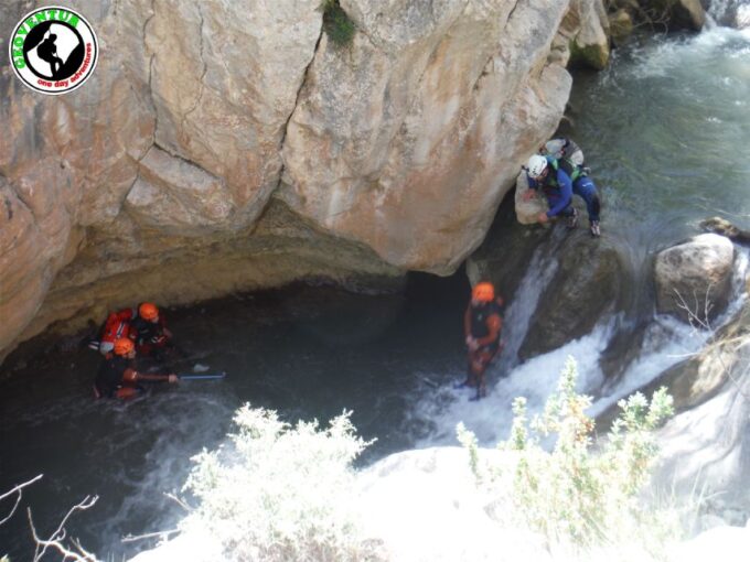 Canyoning Initiation Teruel - Getting to the Starting Location