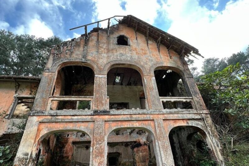 Cao Bang Phia Oac Mountain Ancient French Villa Full-day Trip - Hike up Pia Oac Mountain