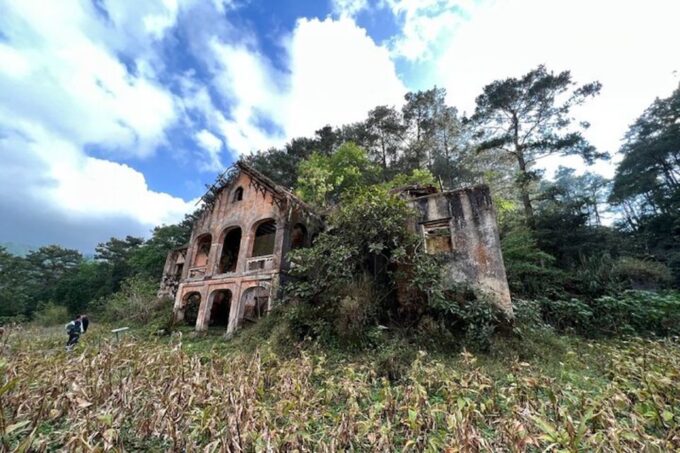 Cao Bang Phia Oac Mountain Ancient French Villa Full-day Trip - Ancient French Villas