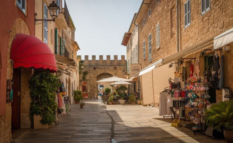 Cap De Formentor: Market, Beach, and Alcudia Tour - Traditional Market Visit