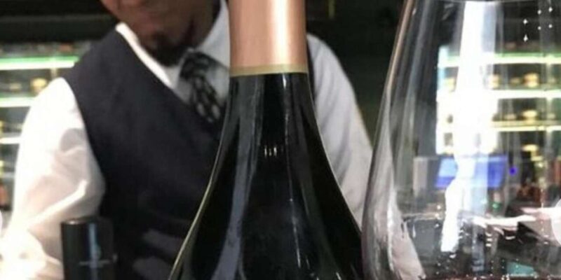 Cape City Tour and Award-Winning Constantia Wineries. - Key Points