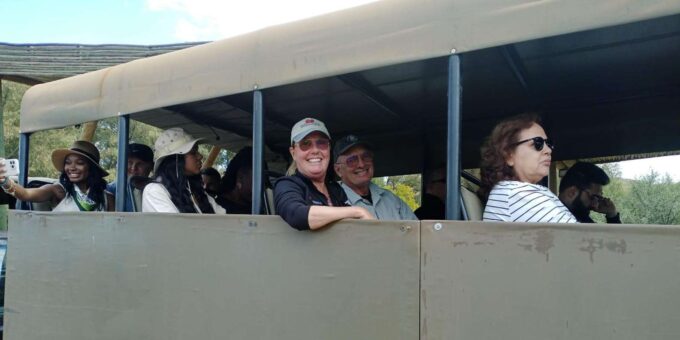Cape Town: Aquila Reserve Safari With Lunch and Winery Visit - Dining Experience