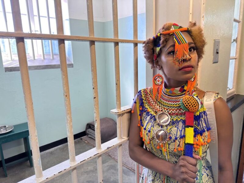 Cape Town: Robben Island Ferry Ticket and Guided Prison Tour - Key Points