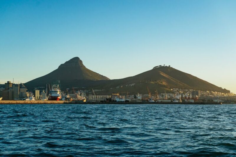 Cape Town: Sunset Champagne Cruise and 3-Course Dinner - Dining Details
